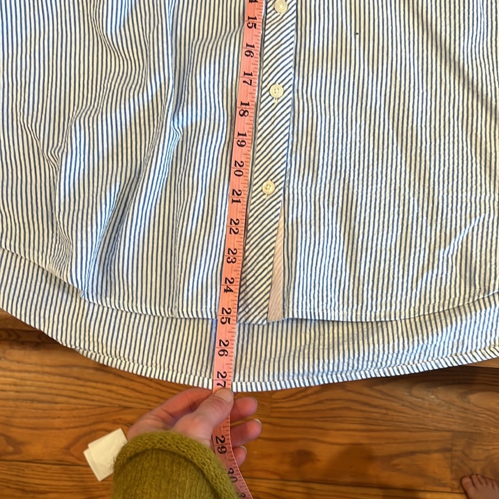 Women’s Vineyard vines seersucker button down shirt in white blue size medium - Picture 5 of 6